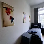 Altbauwohnung Direkt An Der Karli Mit Balkon - Netflix Inklusive