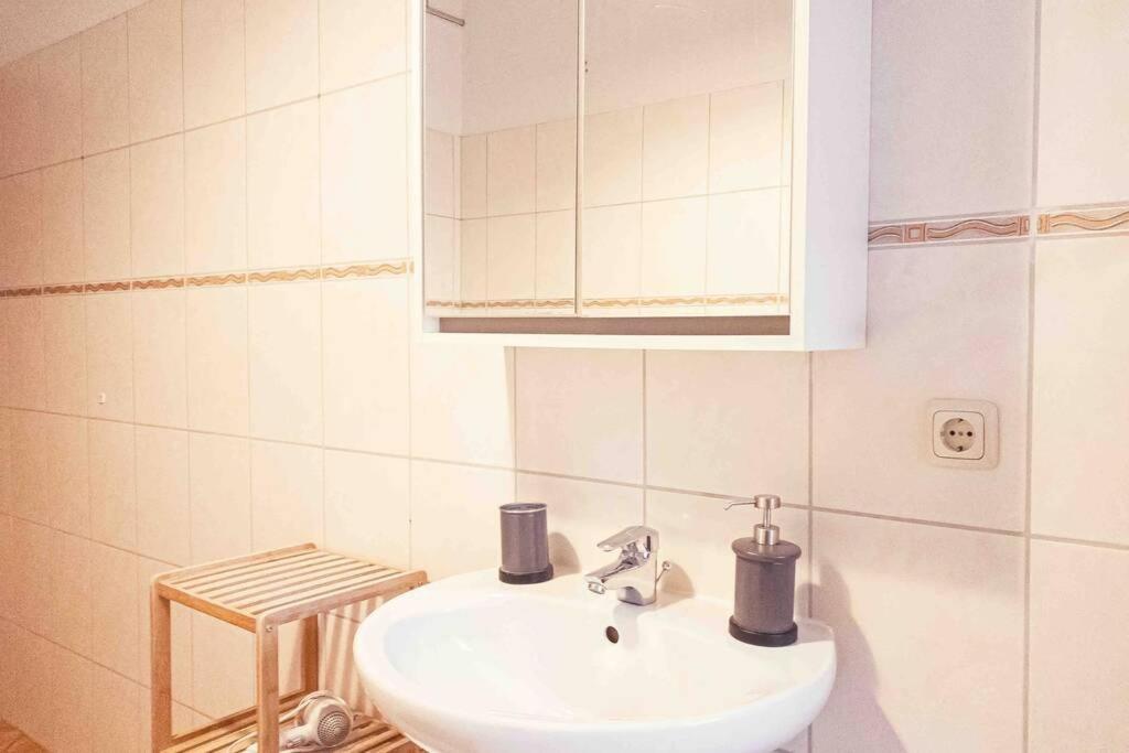 Apartment Altbauwohnung Direkt An Der Karli Mit Balkon - Netflix Inklusive Leipzig