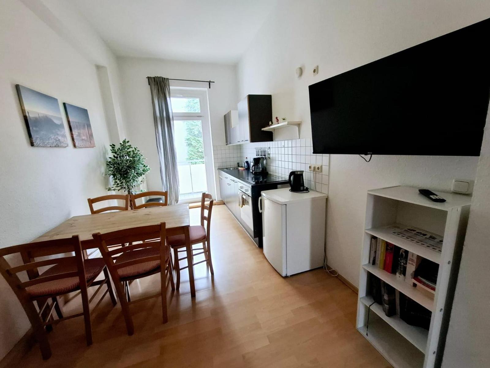 Altbauwohnung Direkt An Der Karli Mit Balkon - Netflix Inklusive Leipzig
