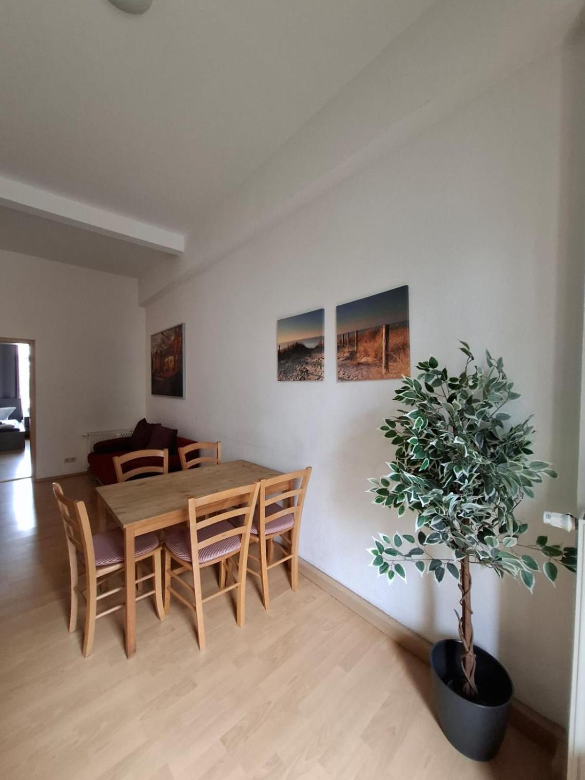 Apartment Altbauwohnung Direkt An Der Karli Mit Balkon - Netflix Inklusive